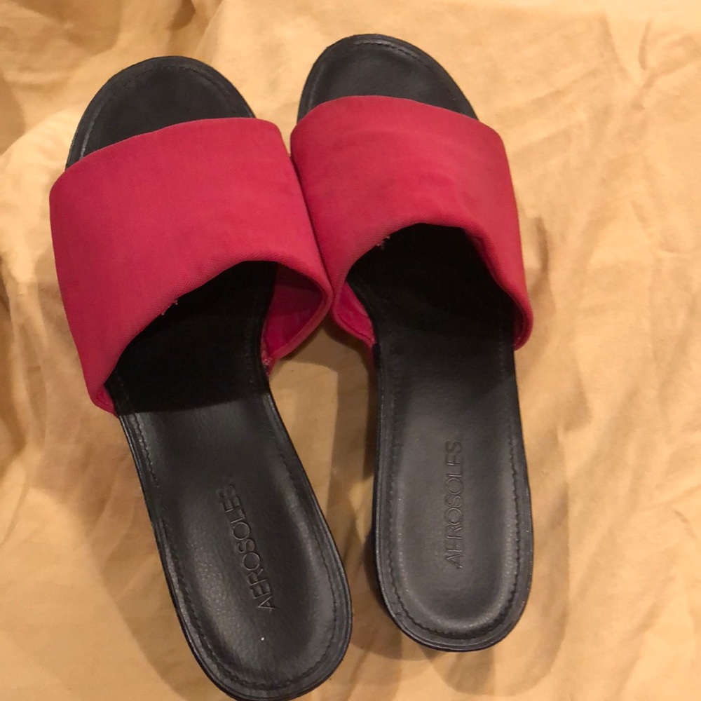 P!nk fabric Aerololes slides.